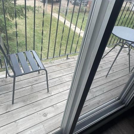 Wonderful 2-Bedroom Apartment Camrose Exterior foto